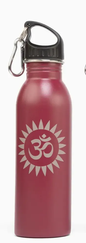 Ruostumattomasta teräksestä valmistettu juomapullo 700 ml - OM Aurinko -kuvio