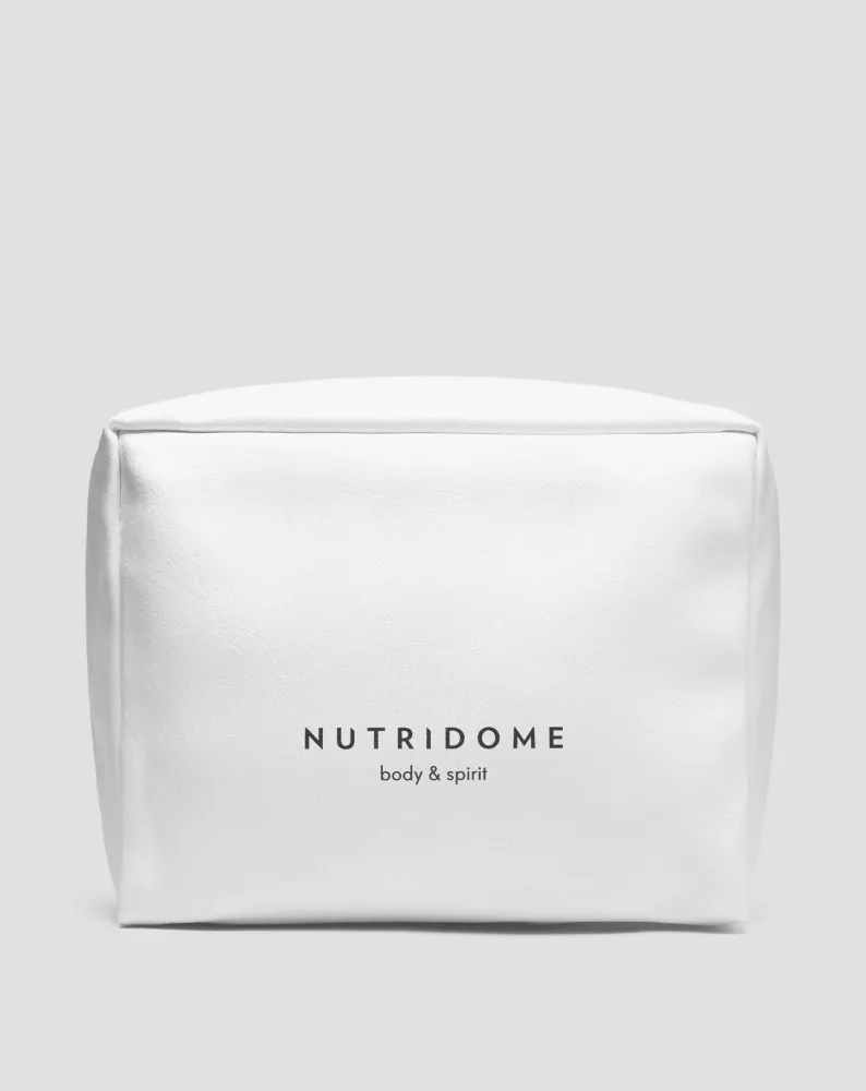 Nutridomen tilava turhamaisuuslaukku ekologisesta nahasta