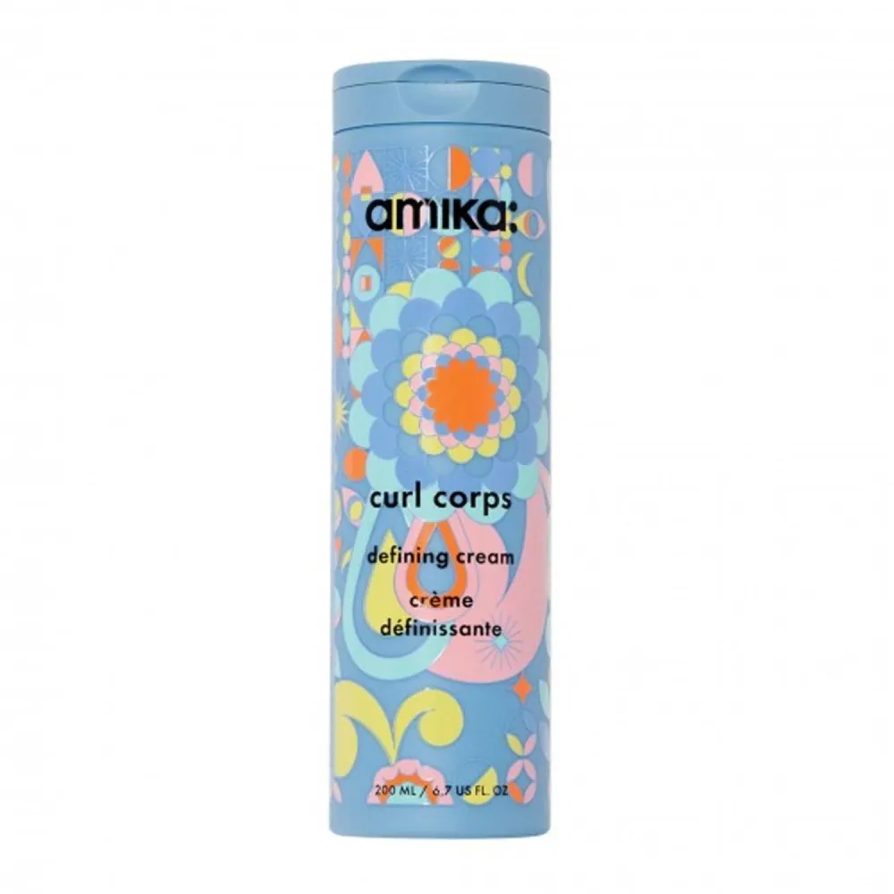 Amika Curl Corps määrittelee kermaa