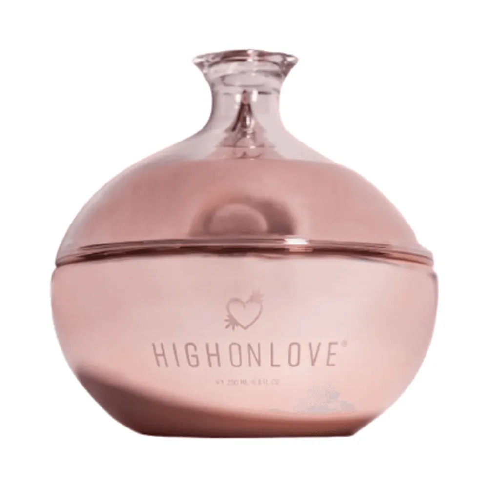 Runsaasti rakkautta vartalovoita High on Love