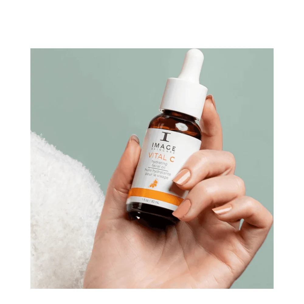 Kuva ihonhoitoa elintärkeää kosteuttavaa kasvoöljyä Image Skincare