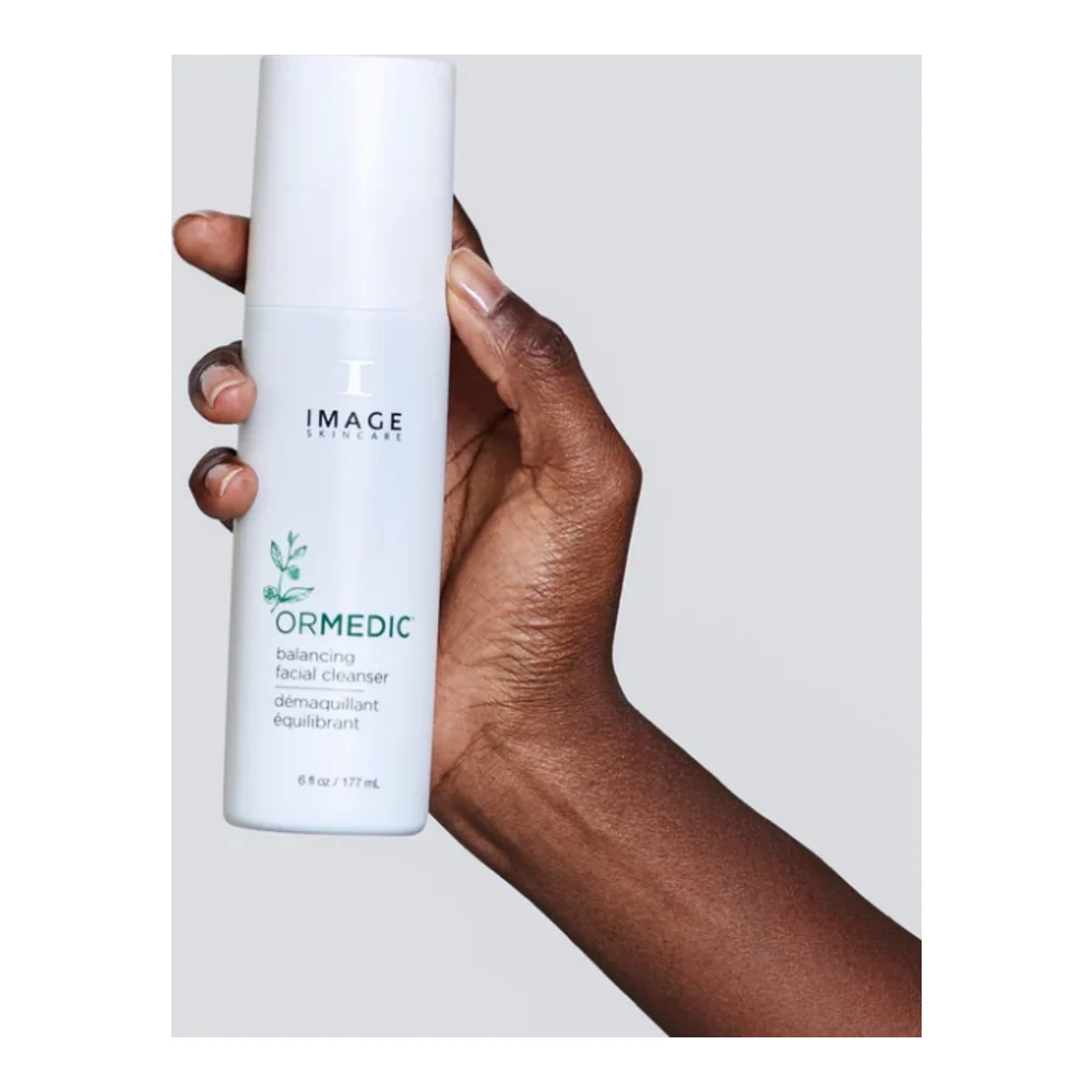 Kuva ihonhoitoa tasapainottava kasvojen puhdistusaine Image Skincare