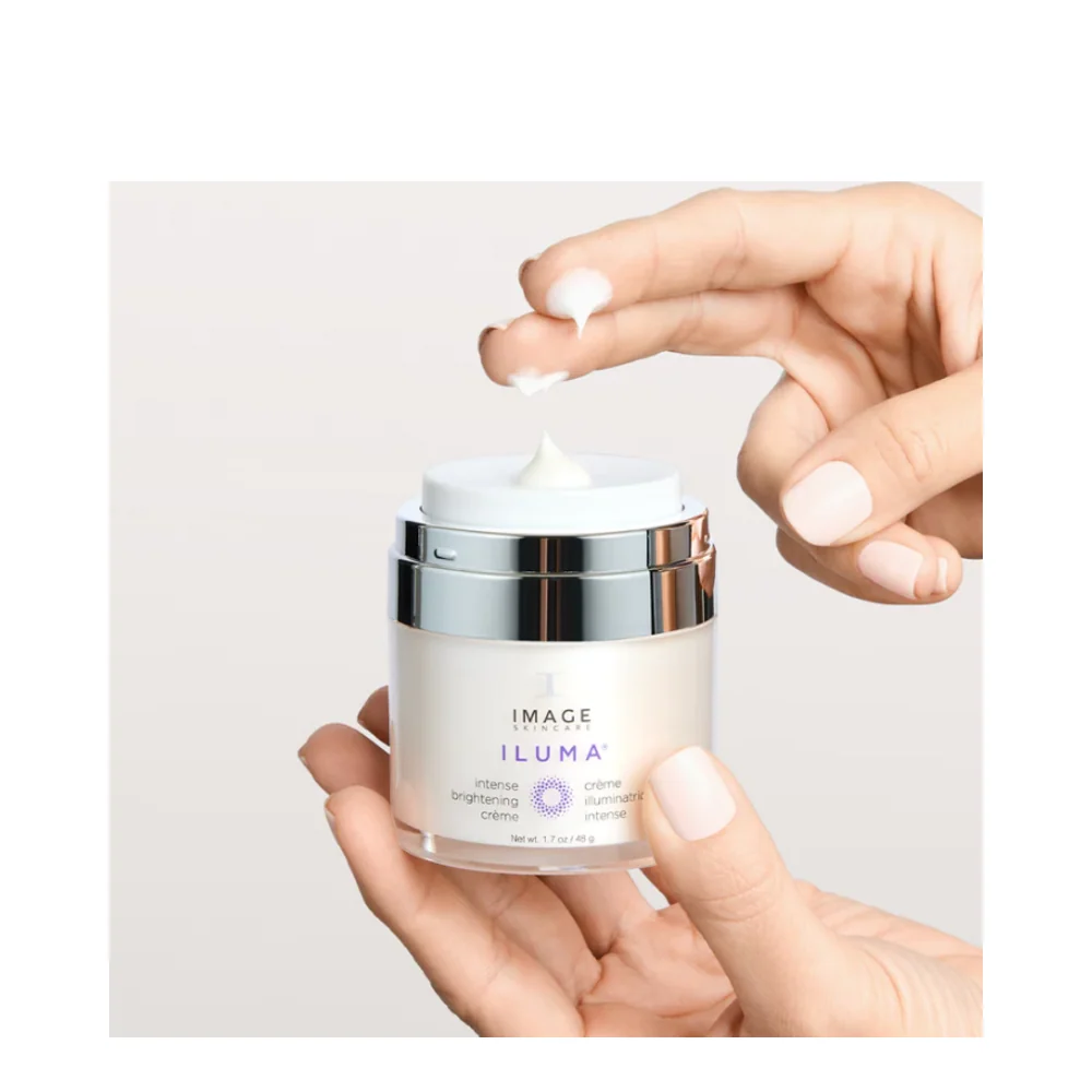 Kuva ihonhoitoiluma voimakas kirkastava creme VT: n kanssa Image Skincare