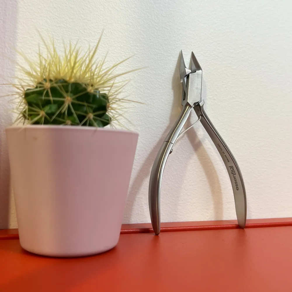 Kynsipihdit - Ruostumaton teräs - Satiinipinta - 13 cm - Suora leikkaus - Litteät leuat 18 mm - Essential My Podologie