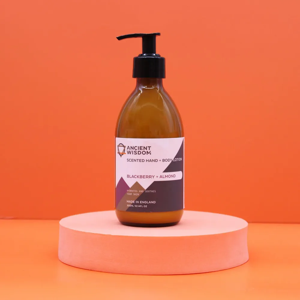 Mustaherukka- ja mantelivartalovoide 300ml