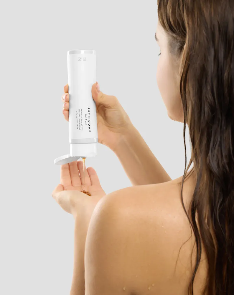 Shampoo rasvoittuville hiuksille pitkäkestoiseen raikkauteen Nutridome