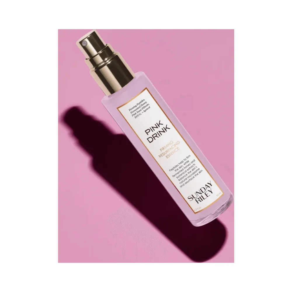 Sunnuntai Riley Pink Drink Firming pinnoitetaan Essence Sunday Riley