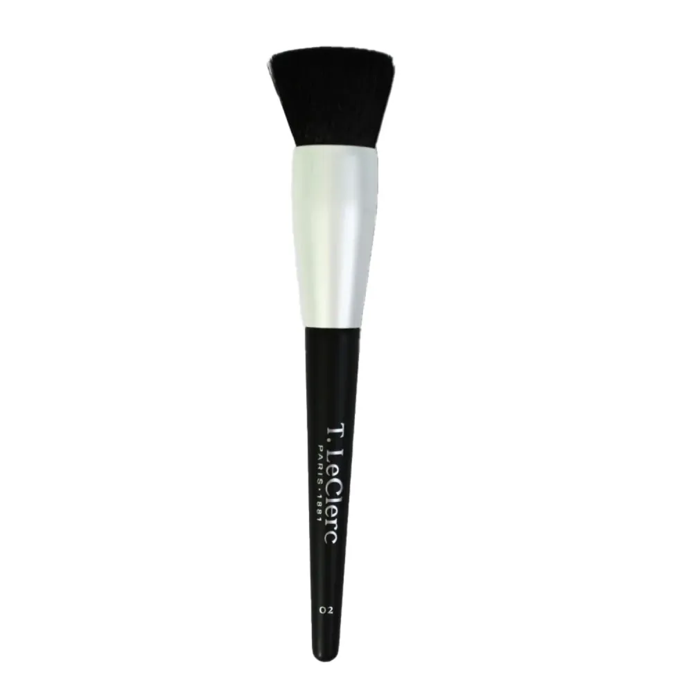 T LeClerc Foundation Brush N 02