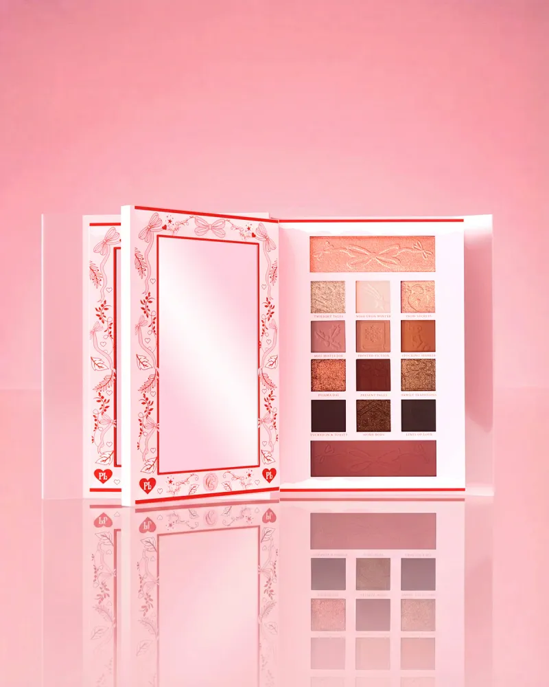 Cozy Chronicles Christmas Face & Eyeshadow paletti