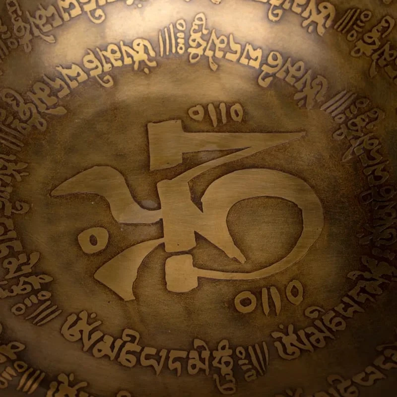 Äänimalja Tibet käsin kaiverrettu 850-1000g (sydänmalja) 18-19cm